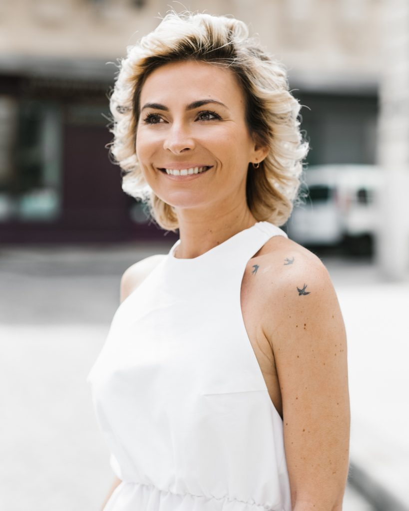 Entretien avec Laetitia Mendes, la fondatrice de Généticancer, la plus jeune femme en France à avoir choisi une double mastectomie préventive.